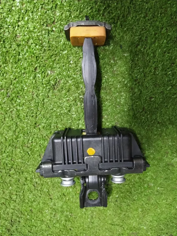 Ограничитель двери