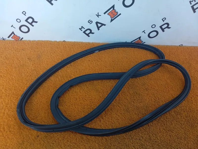 Уплотнитель багажника