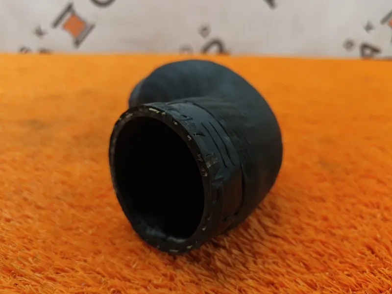 Патрубок интеркулера