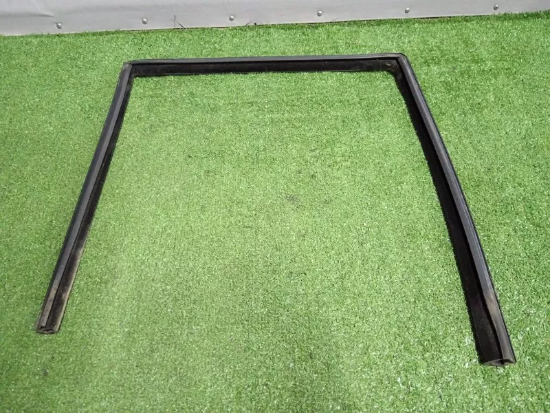 Уплотнитель стекла двери