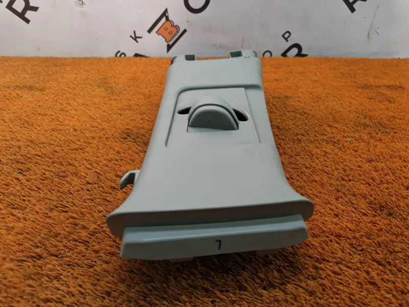 Обшивка центральной стойки