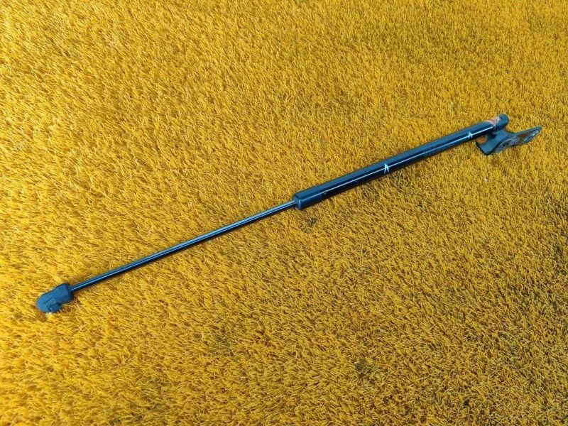 Амортизатор багажника