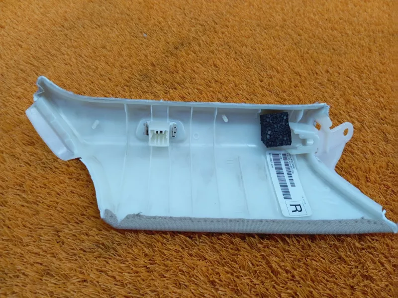 Накладка на стойку кузова