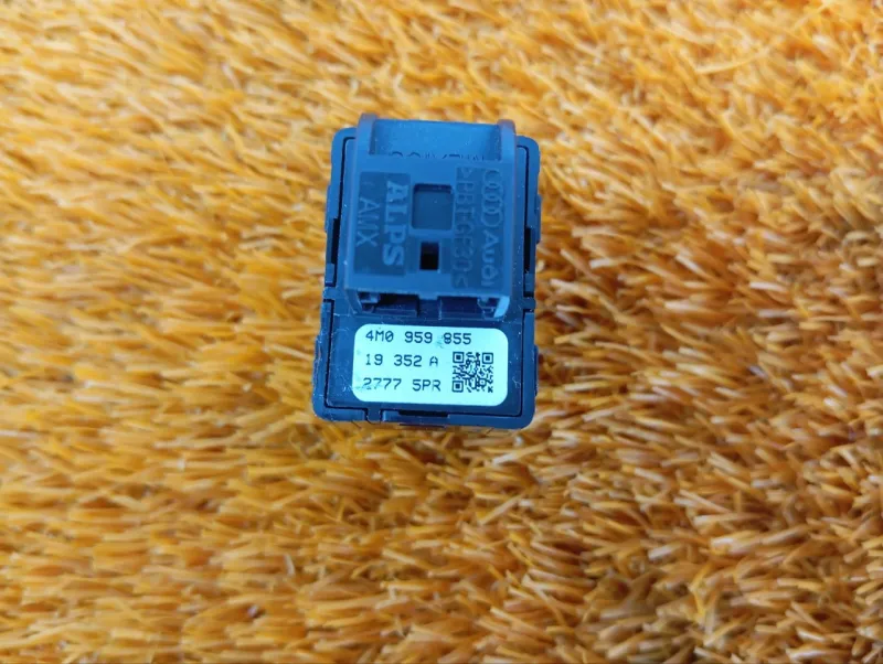 Кнопка стеклоподъемника