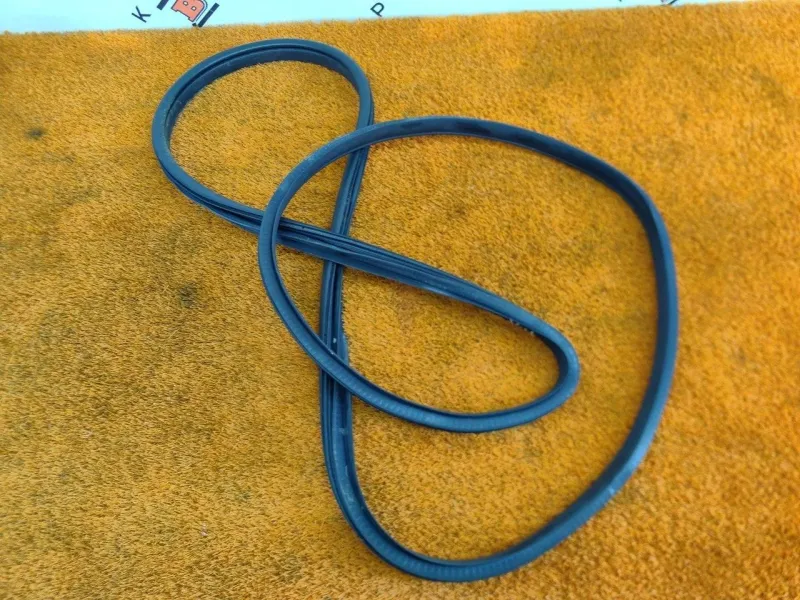 Уплотнитель проема двери