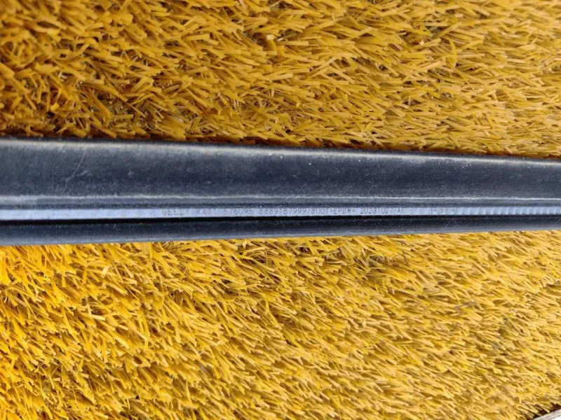 Уплотнитель стекла двери