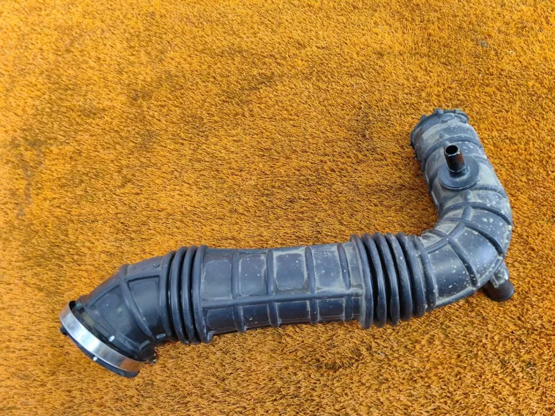 Патрубок воздушного фильтра