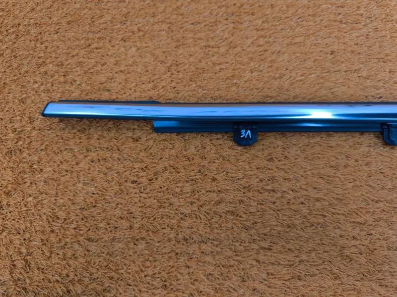 Молдинг стекла