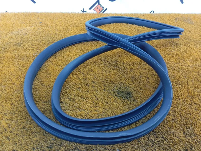 Уплотнитель проема двери