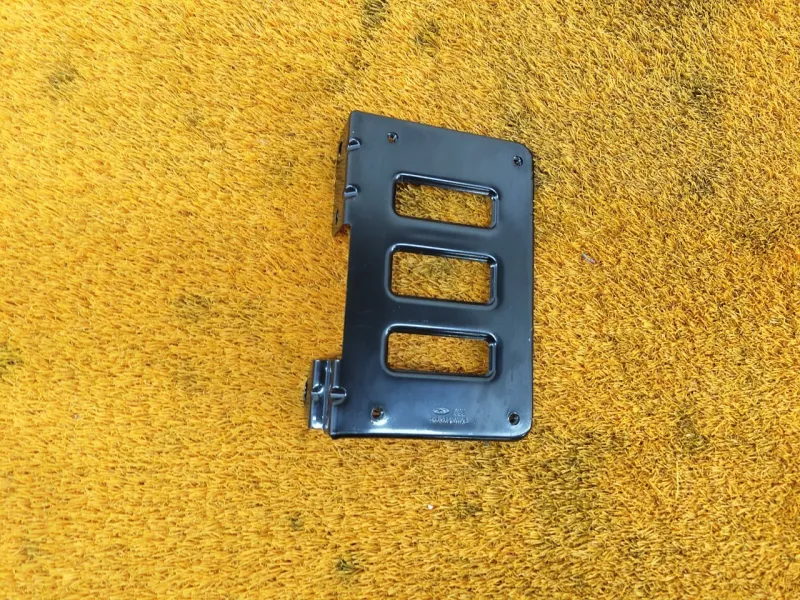 Кронштейн блока управления