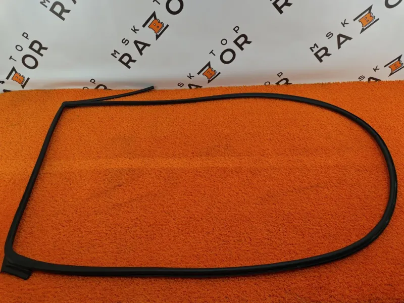 Уплотнитель двери