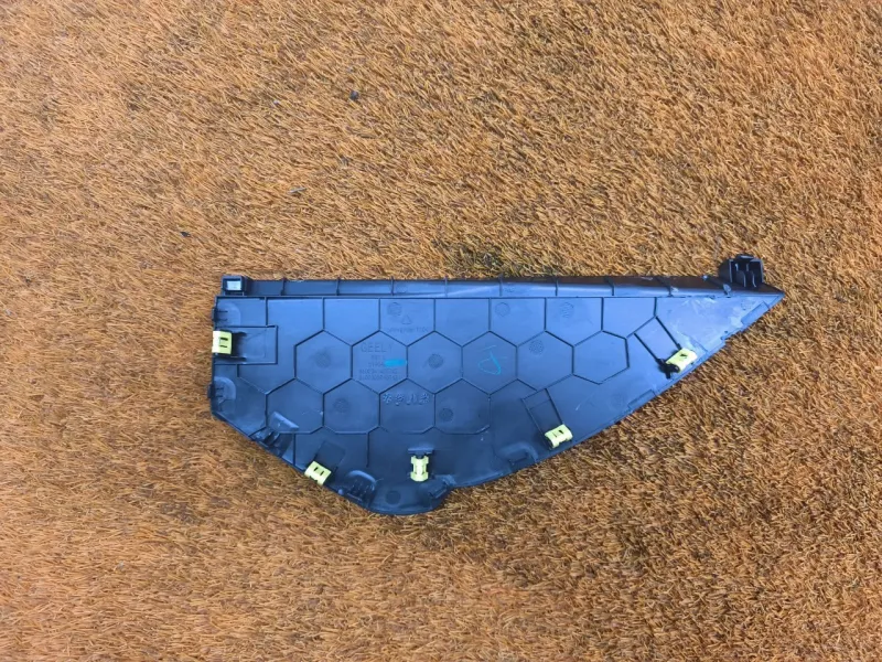 Накладка на торпедо