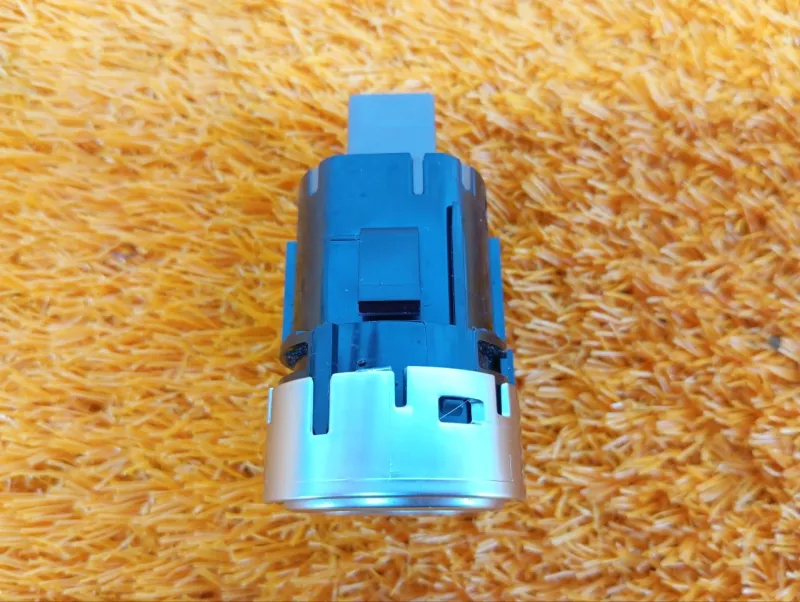 Кнопка запуска двигателя