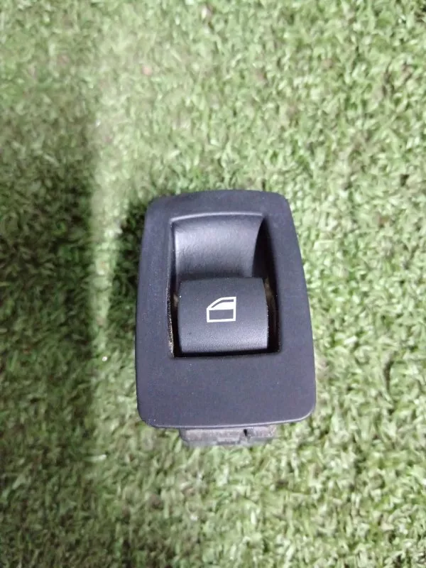 Кнопка стеклоподъемника