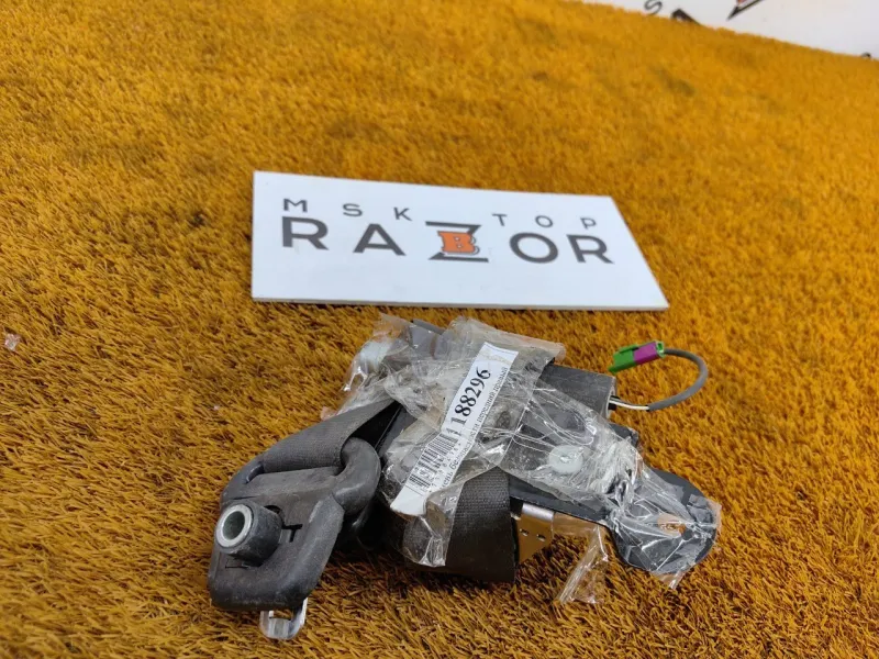 Ремень безопасности