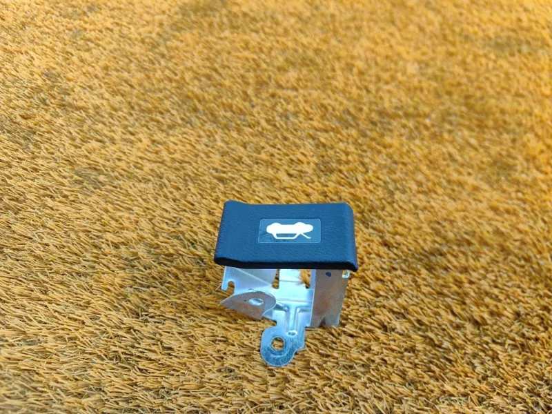 Ручка открывания капота