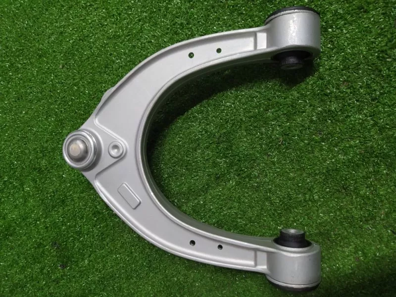 Рычаг подвески верхний