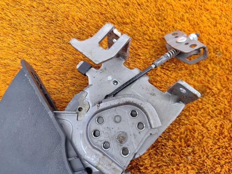 Рычаг стояночного тормоза