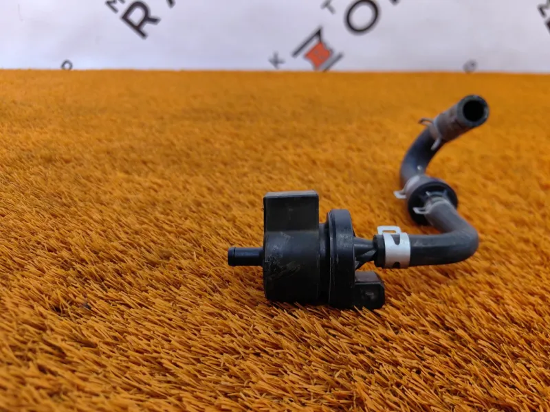 Клапан вентиляции топливного бака