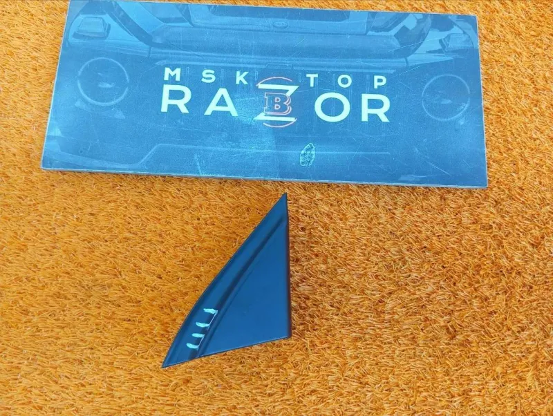 Уголок двери