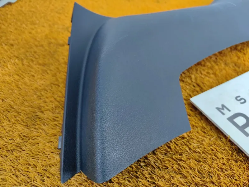 Накладка на стойку кузова