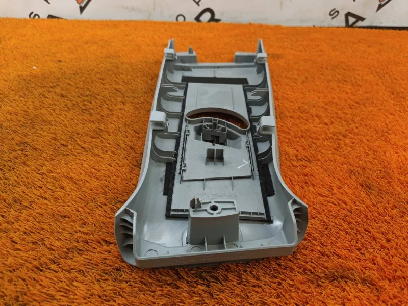 Обшивка центральной стойки