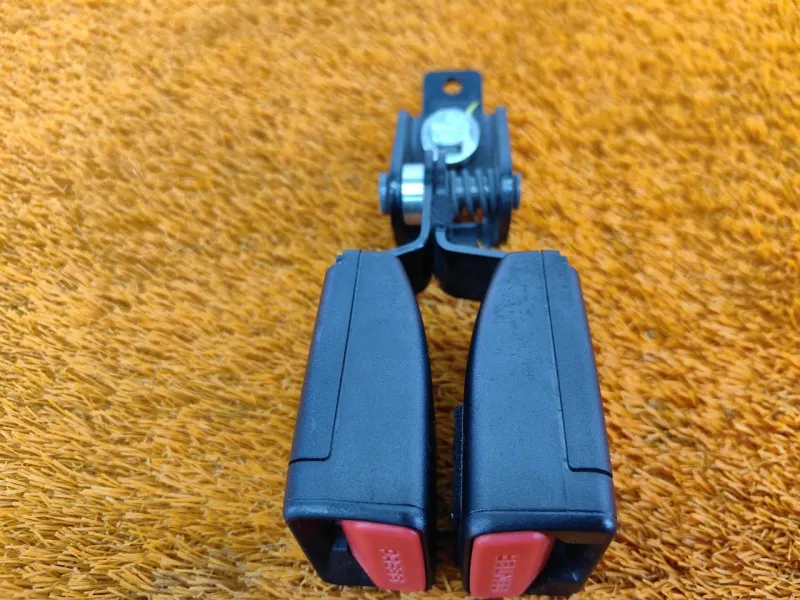 Ответная часть ремня безопасности