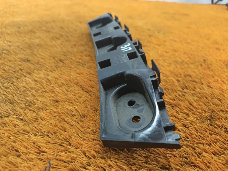 Крепление бампера