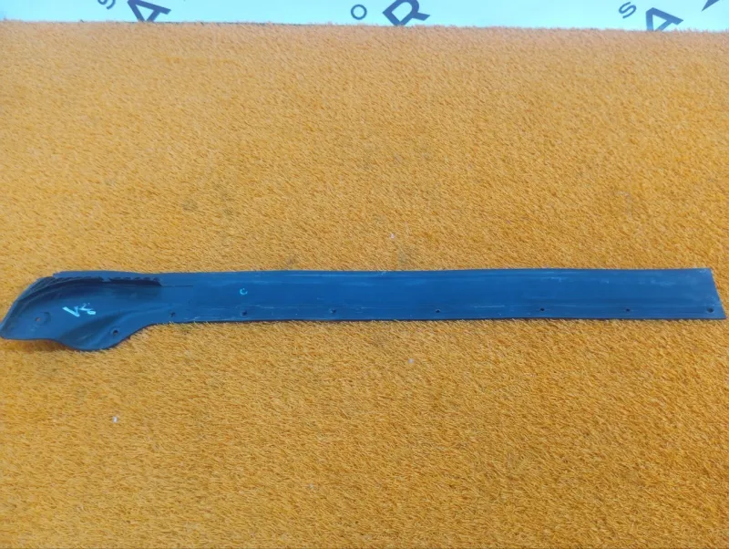 Уплотнитель двери