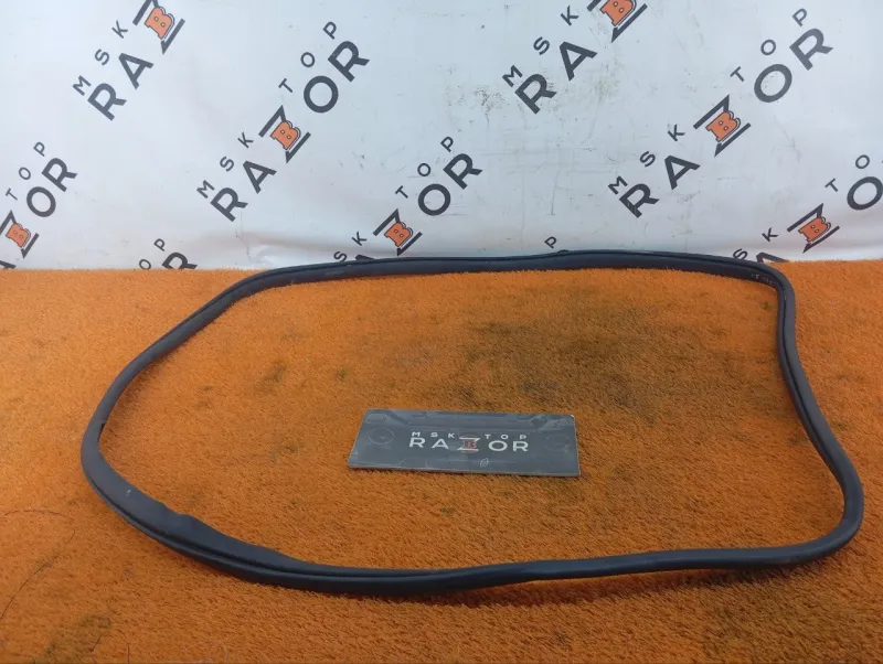 Уплотнитель проема двери