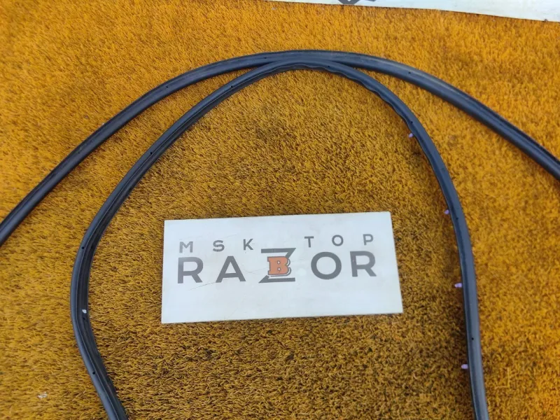 Уплотнитель двери