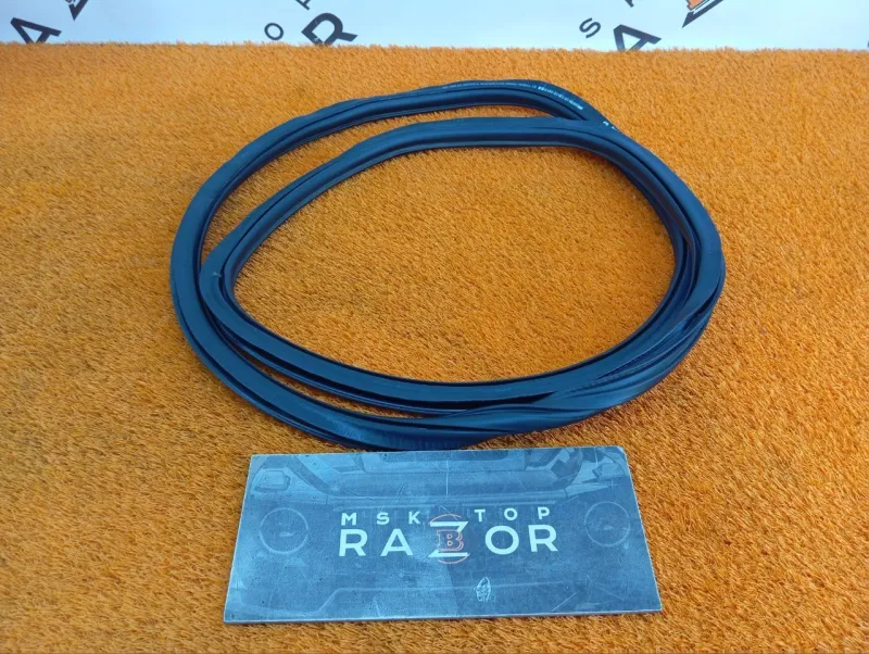 Уплотнитель проема двери (Уплотнитель кузова)