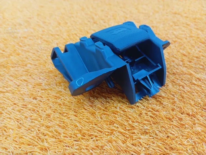 Ручка открывания капота