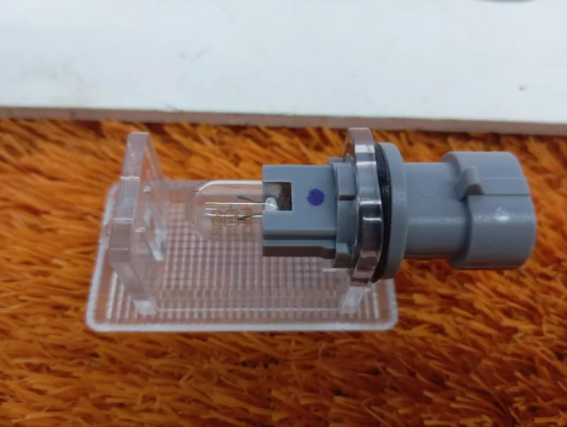 Плафон подсветки багажника