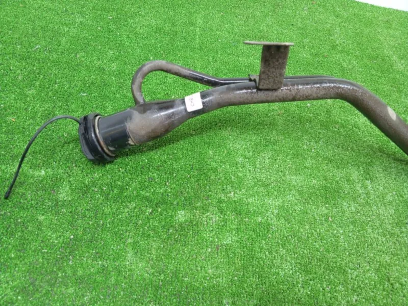 Горловина топливного бака