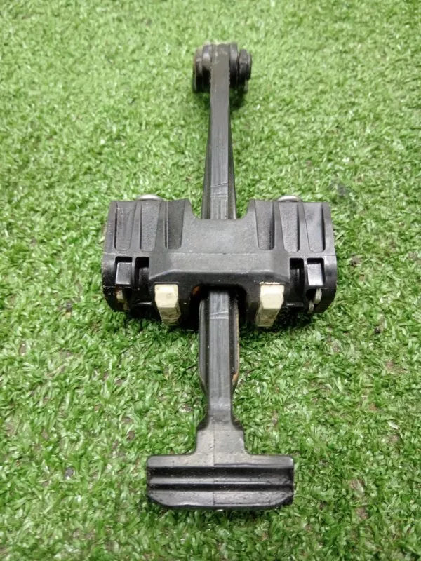 Ограничитель двери