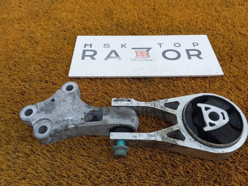 Подушка двигателя