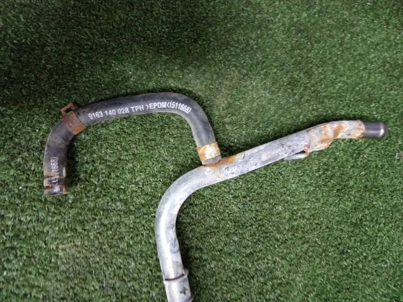 Трубка системы охлаждения