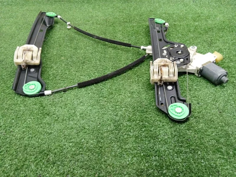 Стеклоподъемник BMW 1-Series 2004 51337138466 E87, передний правый