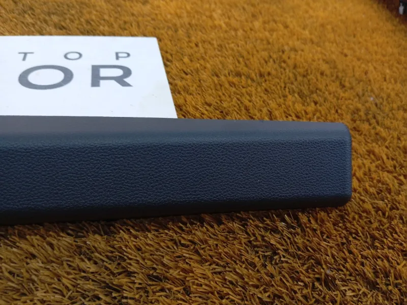 Накладка крышки багажника