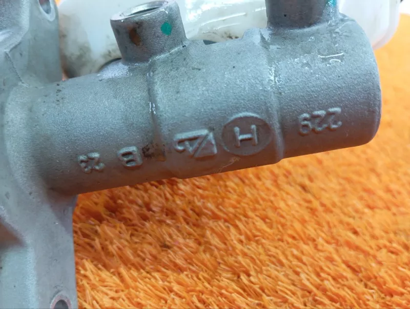 Главный тормозной цилиндр