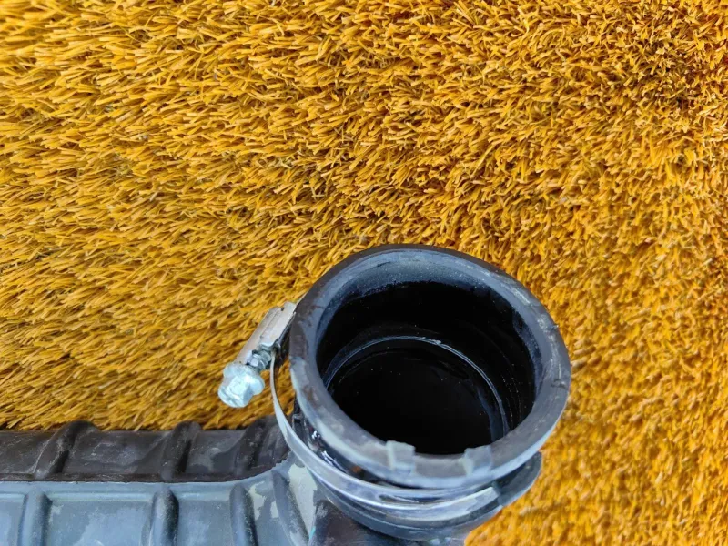 Патрубок воздушного фильтра