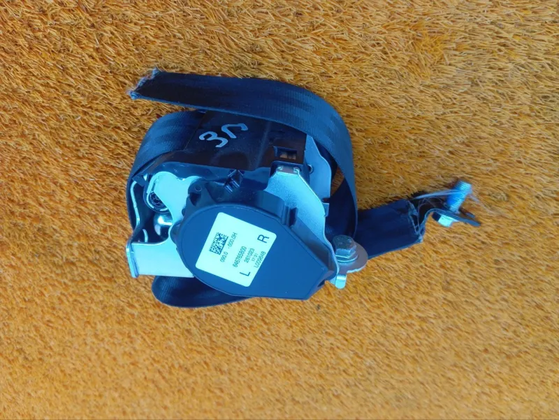 Ремень безопасности