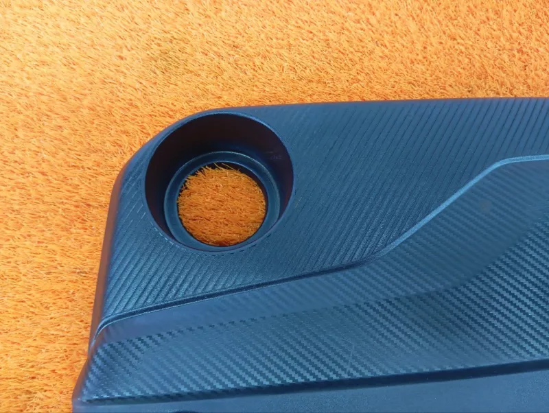 Декоративная крышка двигателя