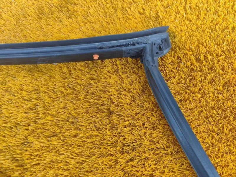 Уплотнитель двери