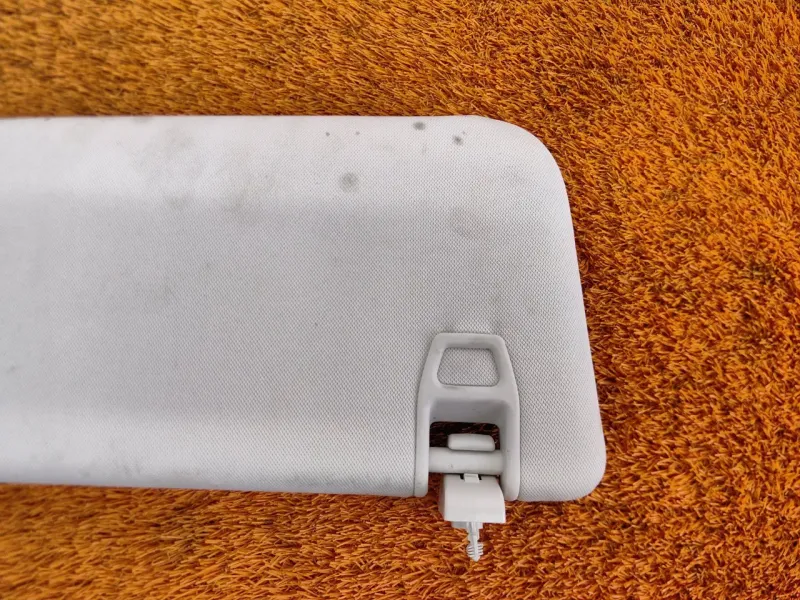 Козырек солнцезащитный