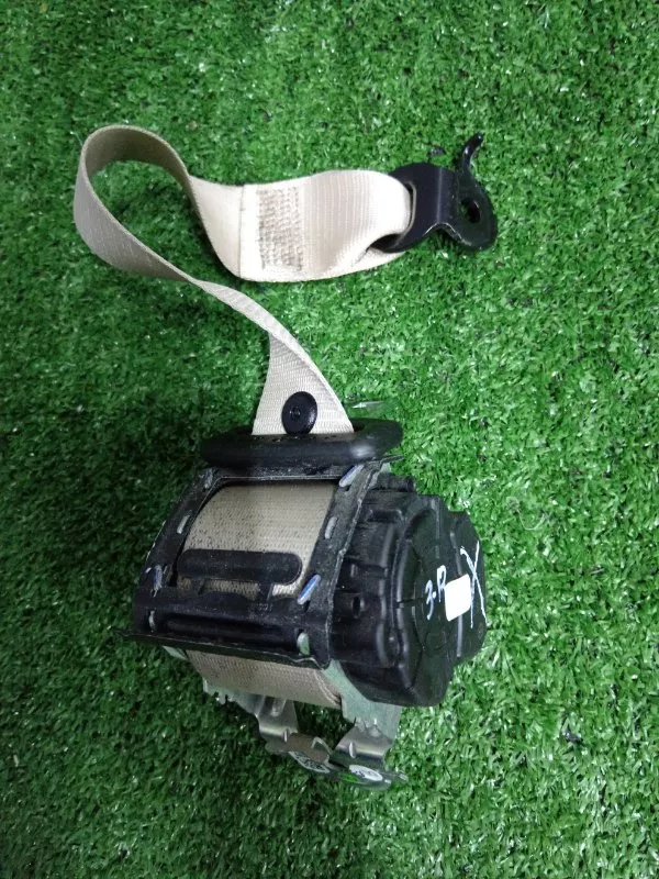 Ремень безопасности