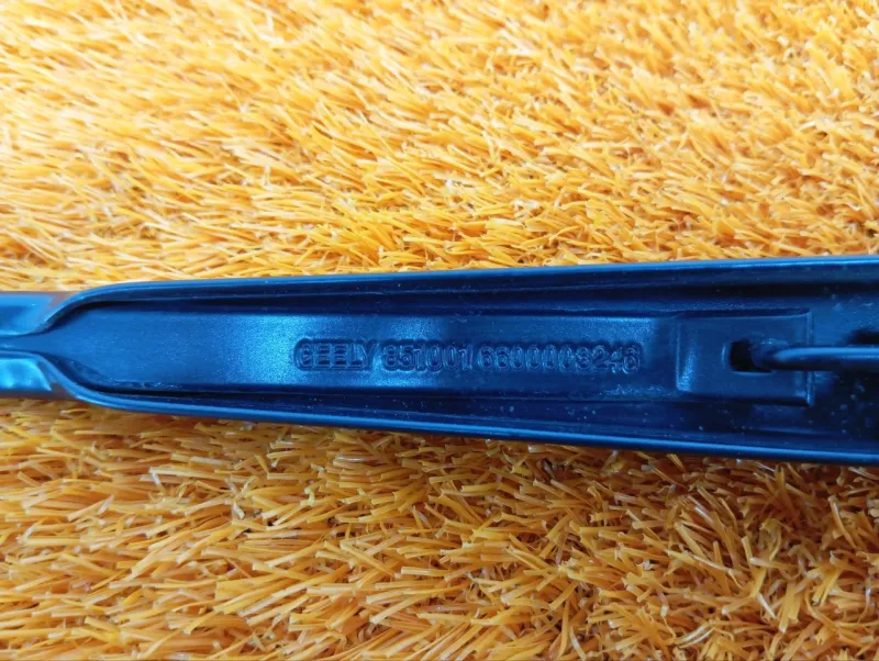 поводок стеклоочистителя