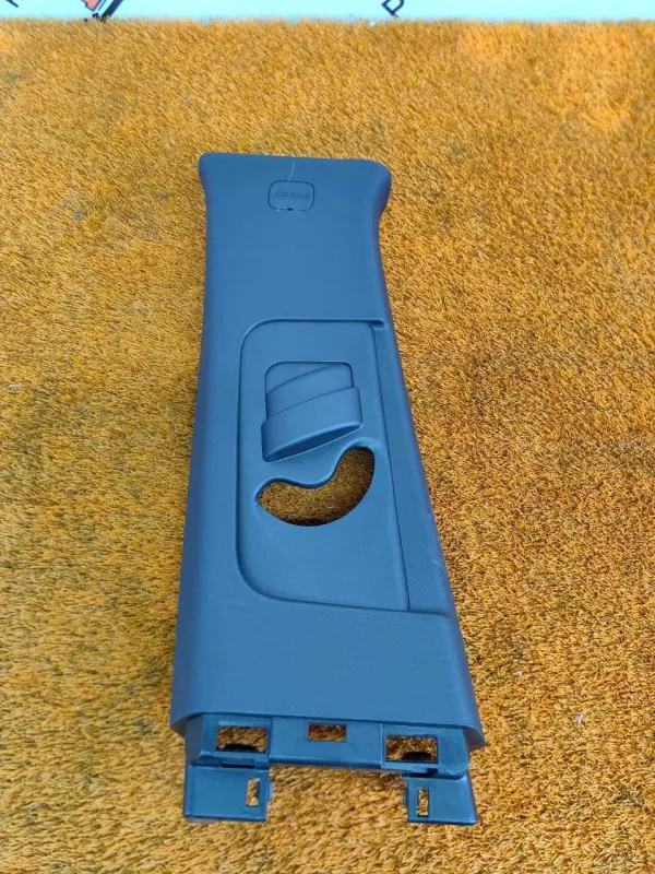 Обшивка центральной стойки