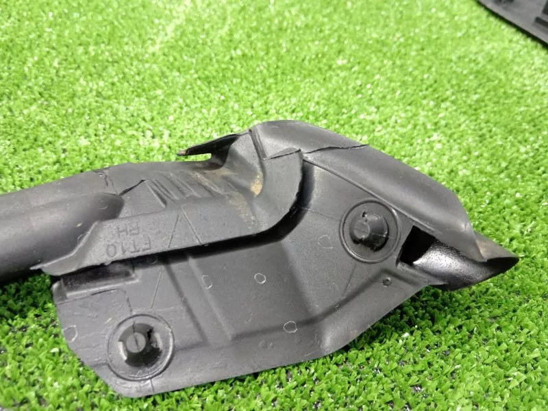 Уплотнитель стекла двери